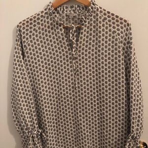 Light and professional blouse